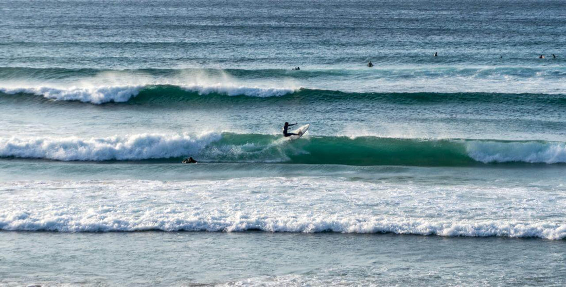 Surf-Fitness ohne Meer: Fit für deinen nächsten Surf-Trip - No Borders Surf Crew