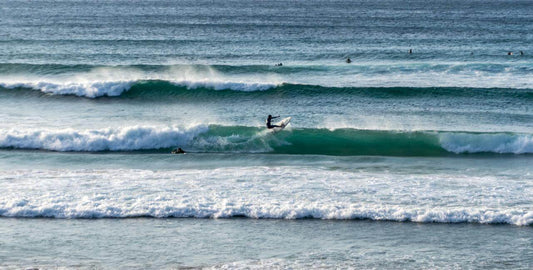 Surf-Fitness ohne Meer: Fit für deinen nächsten Surf-Trip - No Borders Surf Crew